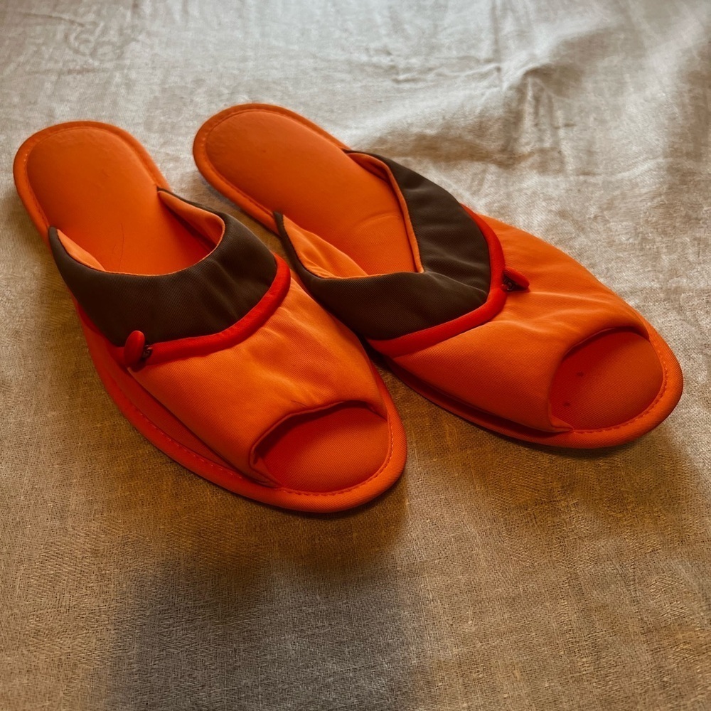 Vintage Gossard Artemis orange house slippers size 10-11 see photo with ruler